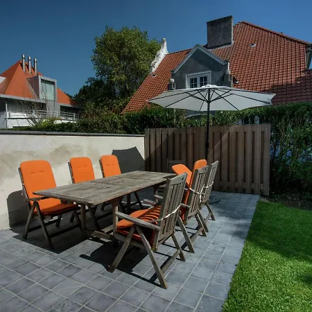 Modern With Garden In Villa
